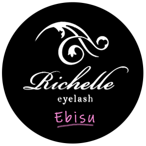 恵比寿にある人気のマツエク・アイラッシュサロン「Richelle eyelash　恵比寿店（リシェル　アイラッシュ）」のフッターロゴ