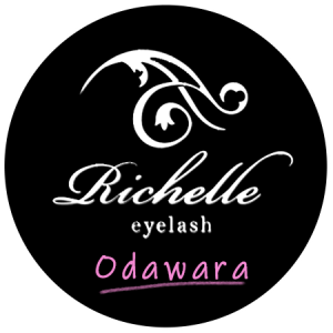 小田原にある人気のマツエク・アイラッシュサロン「Richelle eyelash 小田原店（リシェル　アイラッシュ）」のロゴ